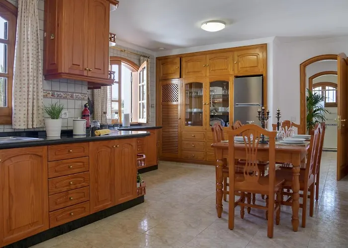 Alizuth Villa